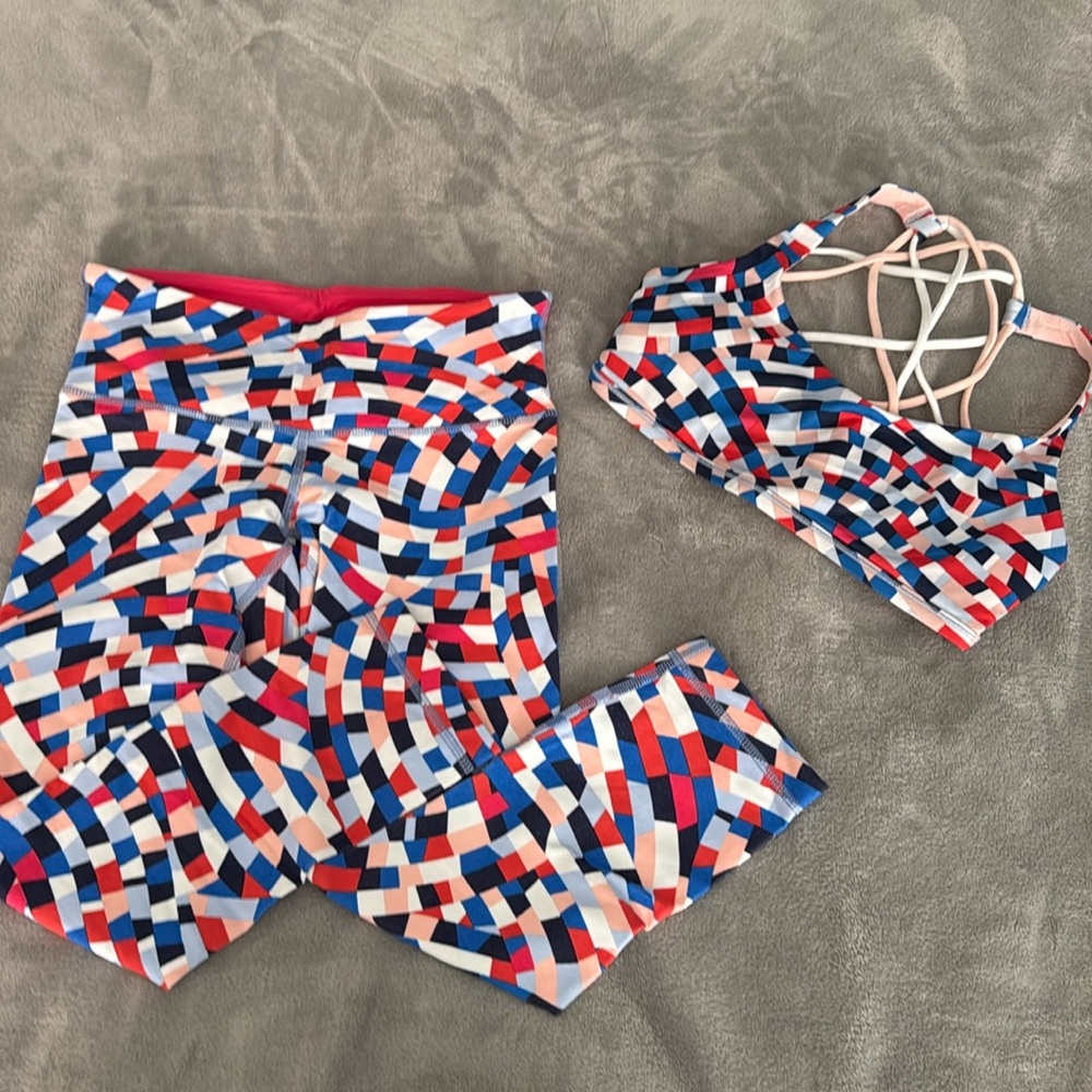 Set of Lululemon bra and leggings